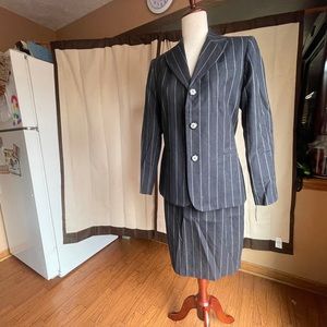 (313-1) new Amber Stone women 2 pieces skirt suits size 6